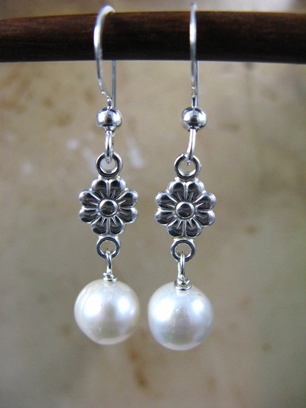 Blooming Pearl White-Wholesale pearl earrings