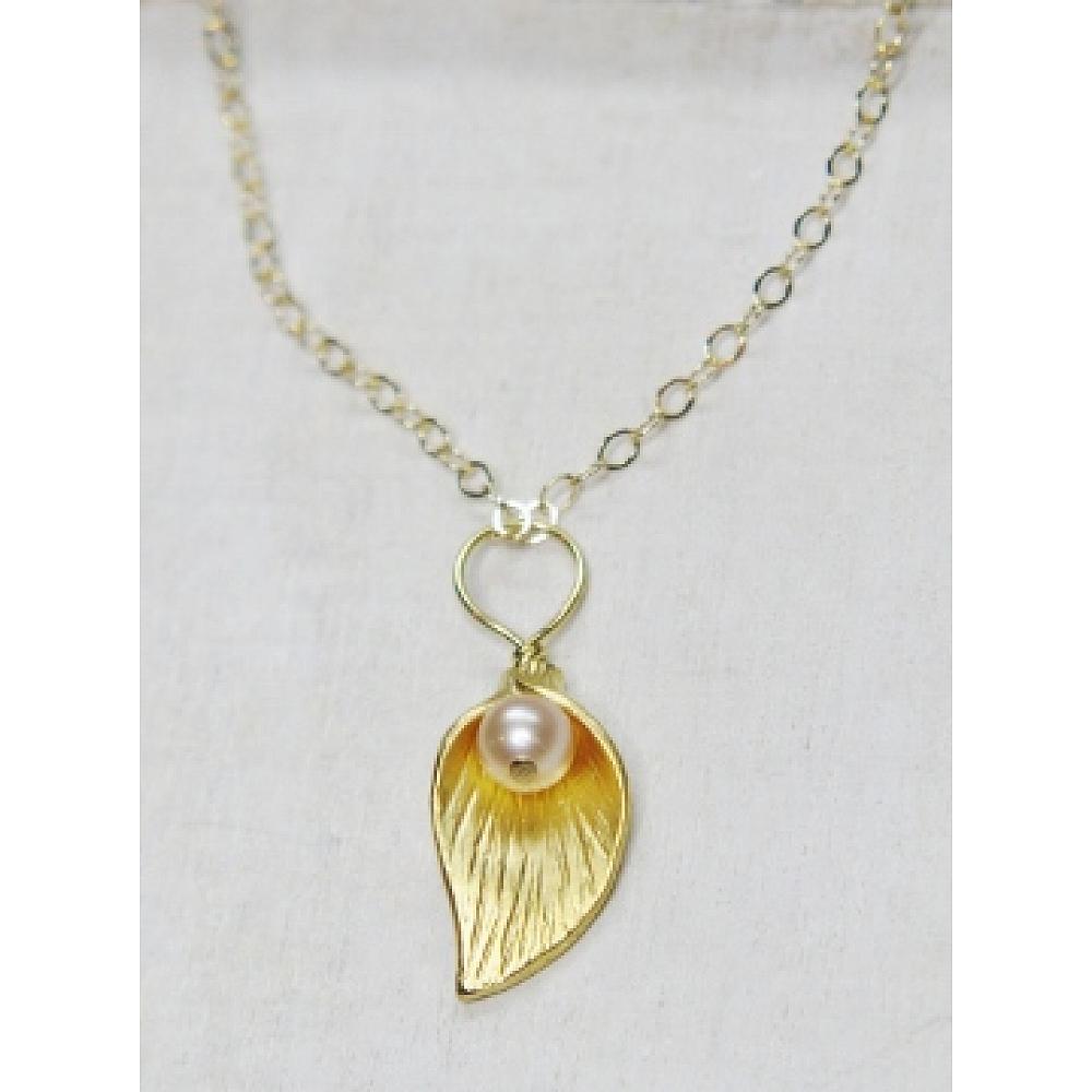 Gold Lily Pearl Necklace Pinkpeach