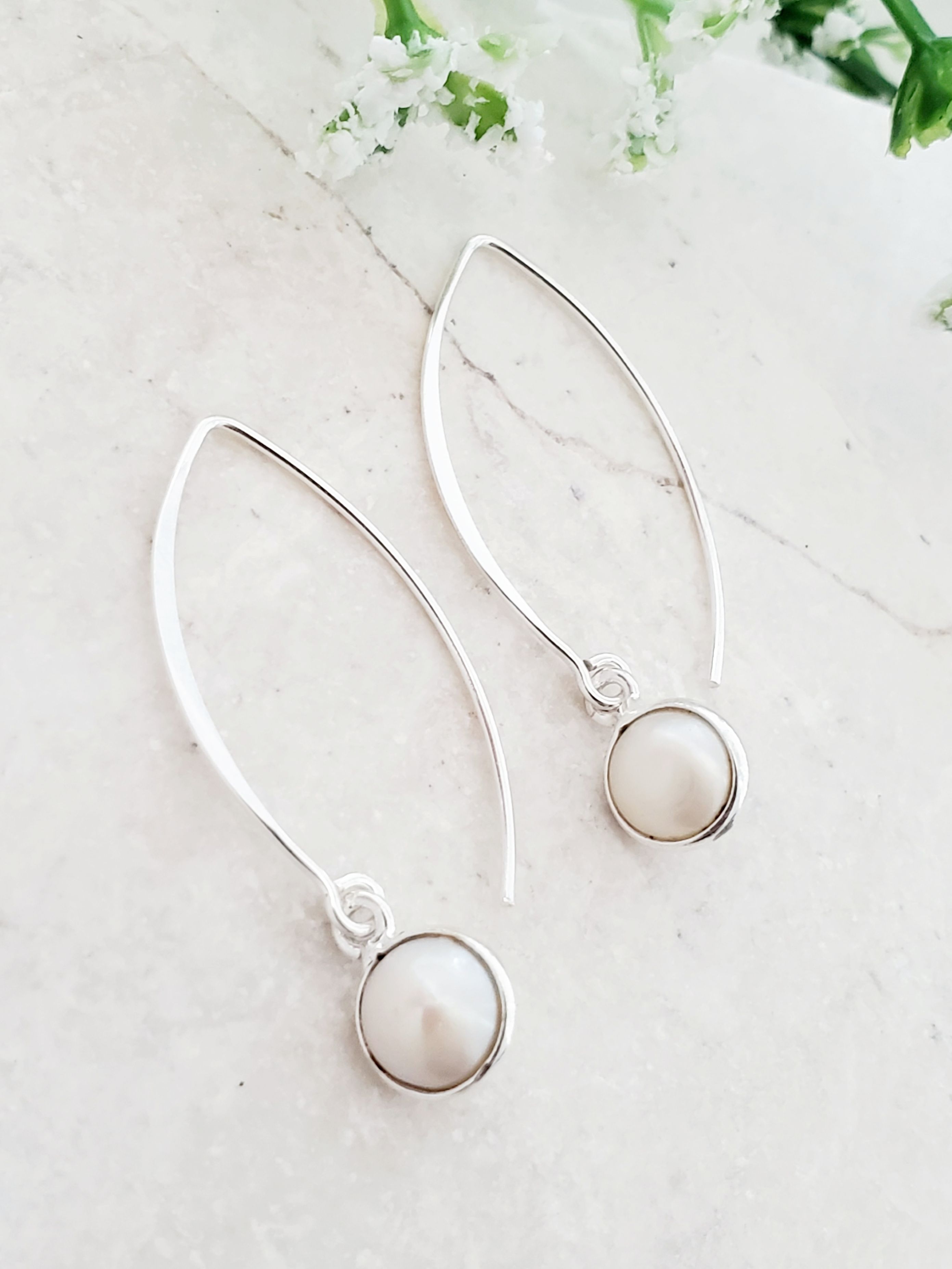 Sterling Silver Flat Marquis Round Bezeled Earring - Pearl
