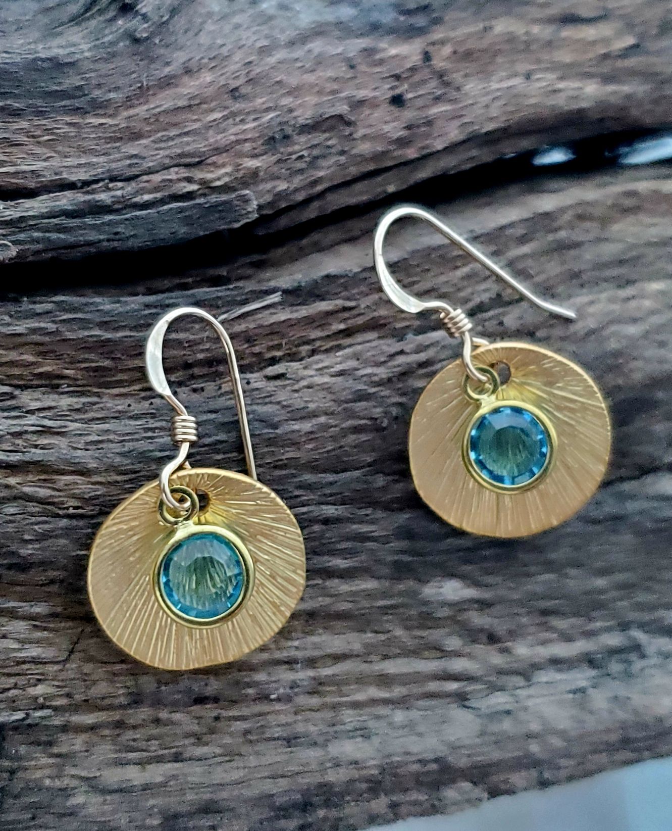 Matte Gold Brushed Crystal Reflections Earring - Aqua