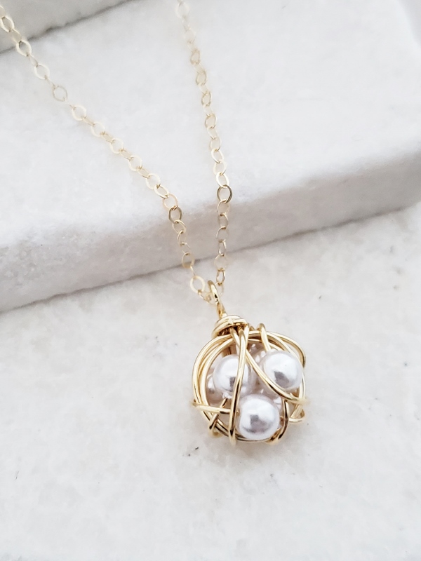 Wire-Wrapped Nest Faux Pearls Necklace