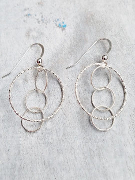 Silver Diamond Cut Interlocking Earrings