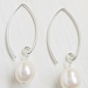 Pearl Marquise Earring in White