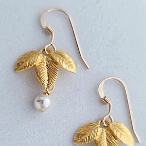 Gold Exotic Matte Leaf w/ Crystal White Pearl Earrings
