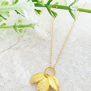 Gold Exotic Matte Leaf w/ Crystal White Pearl Necklace
